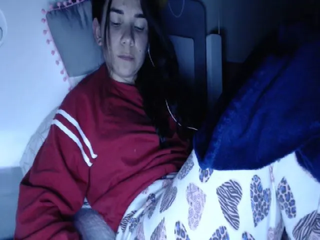 Live sex webcam photo for Joanne7 #261859085