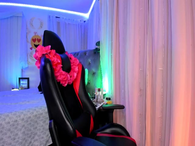 Live sex webcam photo for LunaLushMFC #264750577