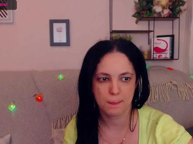 Live sex webcam photo for MilfVenus #241045036