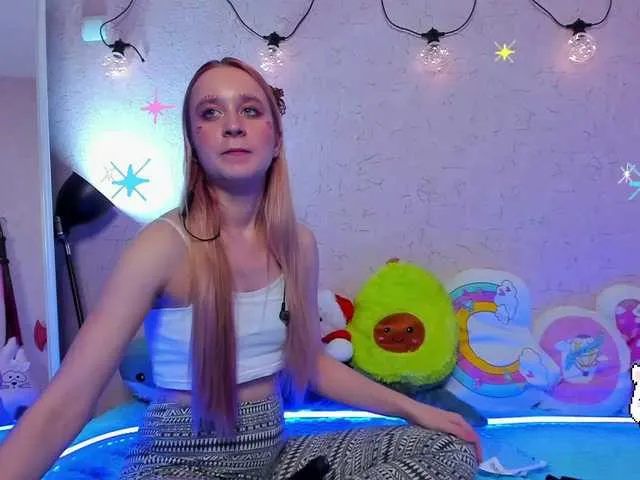 Live sex webcam photo for KiraLiLime #287989804