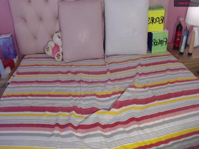 Live sex webcam photo for Crystal_Star9 #264186154