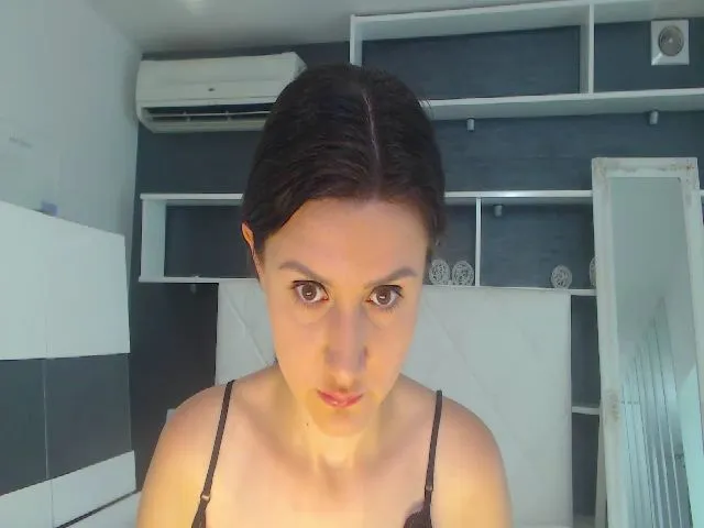 Live sex webcam photo for DinaBloomm #255623642