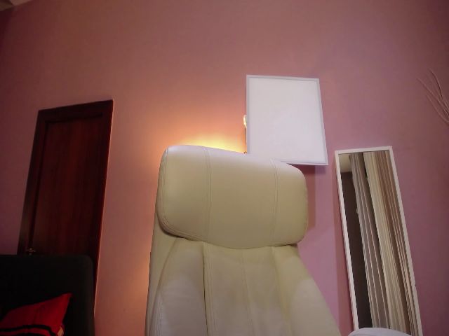 Live sex webcam photo for RaniaVibes #255801600