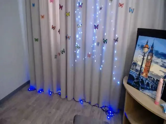 Live sex webcam photo for HelenAmour #264257448
