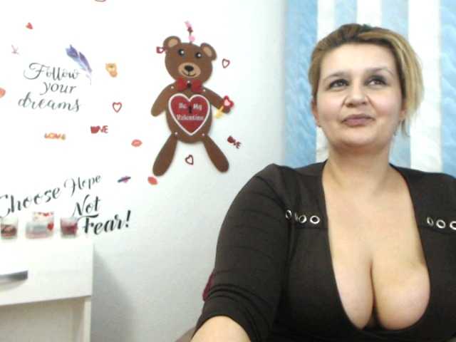 Live sex webcam photo for RoseBBW #241132444