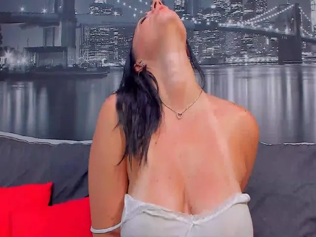 Live sex webcam photo for Stuning_Lily #253242991