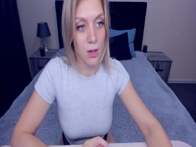 Live sex webcam photo for MeganKind #261858398