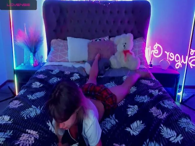 Live sex webcam photo for WhiteFoxi #256074252