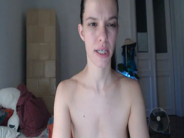 Live sex webcam photo for PetitePinkie #252334832