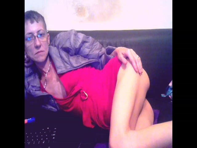 Live sex webcam photo for Sexygeny #253966286