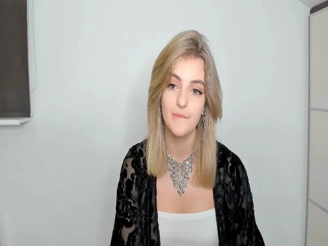 Live sex webcam photo for HelelGretta #253771075