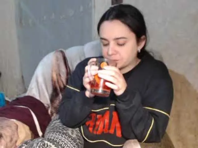 Live sex webcam photo for Katernia48 #240916542