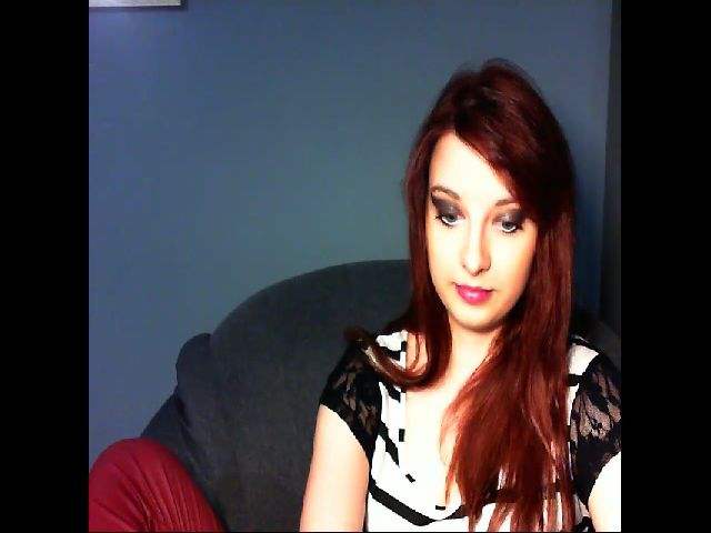 Live sex webcam photo for VirginLuna18 #255943296