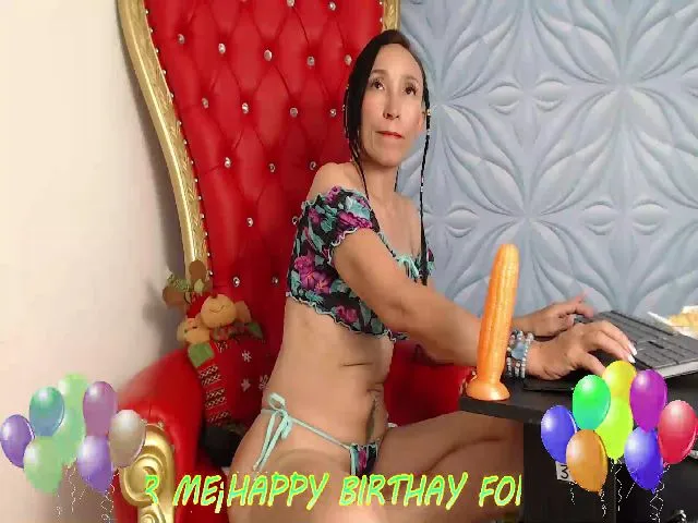 Live sex webcam photo for BlowMommy #252473409