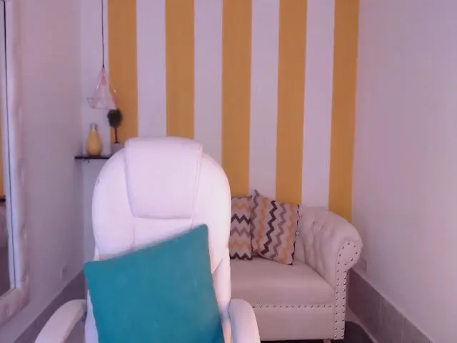 Live sex webcam photo for Julietacollin #255876248