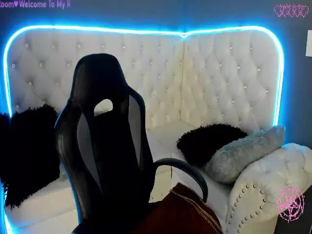 Live sex webcam photo for KristalSchwrz #254450494