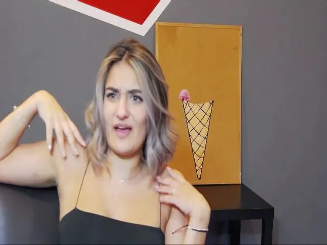 Live sex webcam photo for SecretAmber #253851345