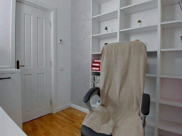 Live sex webcam photo for VanessaCroft #265498391