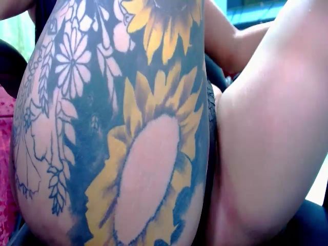 Live sex webcam photo for SexyPearl69 #254944274