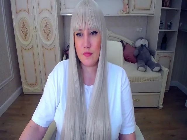 Live sex webcam photo for VeritableGirl #252774125