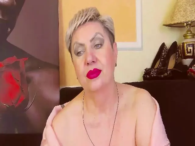 Live sex webcam photo for LADY__POSH #264661536