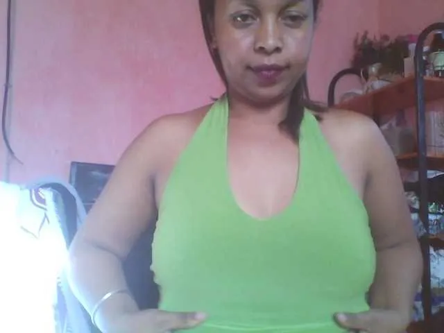 Live sex webcam photo for big-ass-sexy #246423358