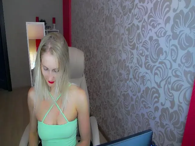 Live sex webcam photo for BlondiKatie #256781102