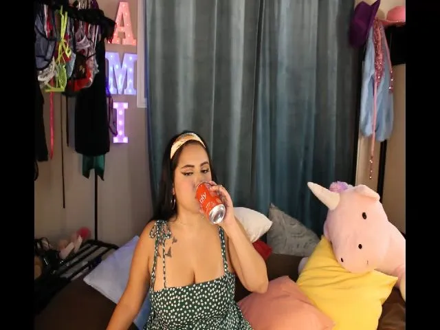 Live sex webcam photo for Kamila__ #255038216