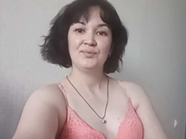 Live sex webcam photo for Mia883 #249596653