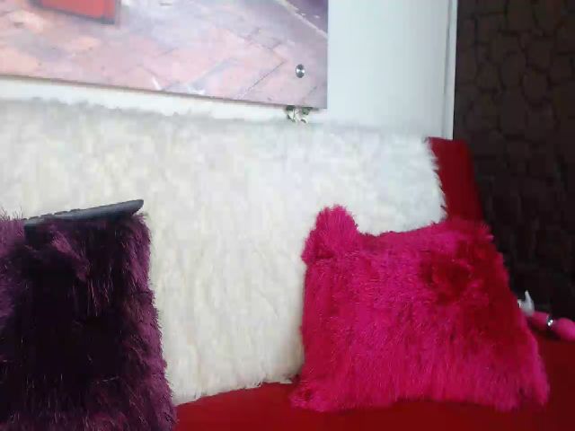 Live sex webcam photo for Emiliarain #262882652