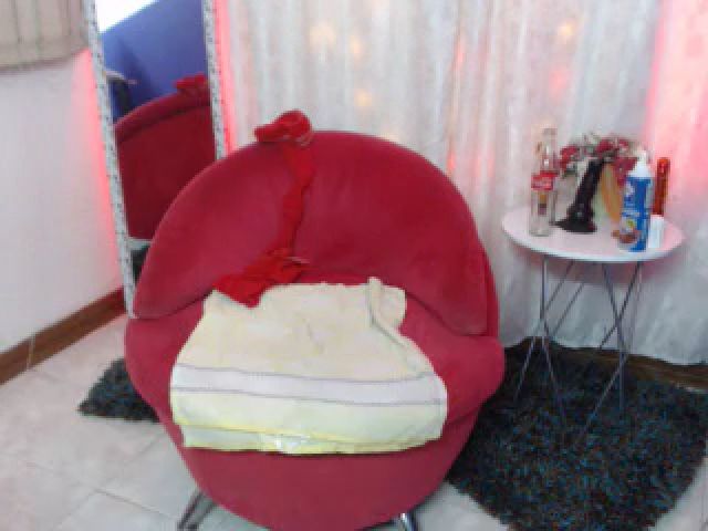 Live sex webcam photo for BriannaOneal #264027992