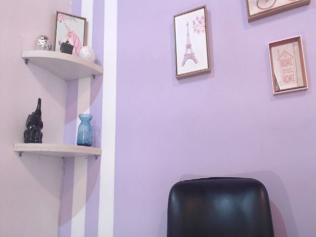 Live sex webcam photo for STORMY_FOXX #256188439