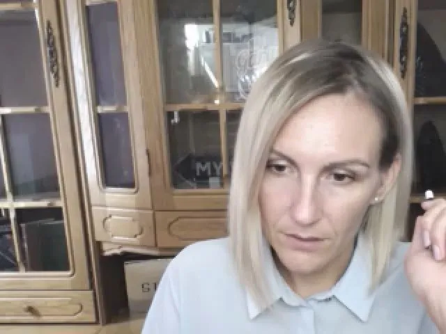 Live sex webcam photo for MiliEsiens #256235008