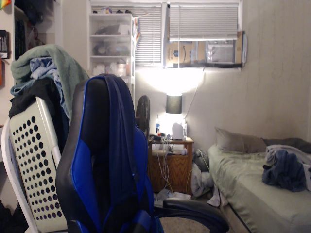 Live sex webcam photo for PunkChick420 #258478540