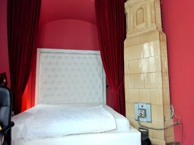 Live sex webcam photo for Fallingdevil #256194253