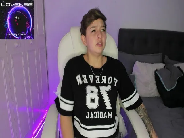 Live sex webcam photo for SalemJimenez #256635119