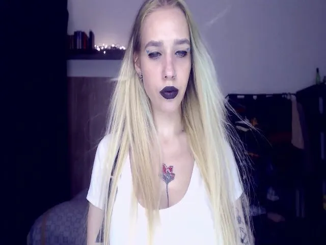 Live sex webcam photo for Miss_Linda_ #287885907