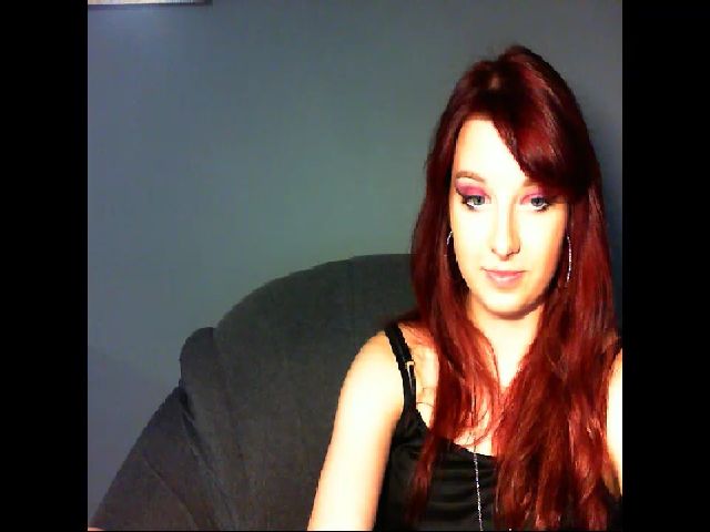 Live sex webcam photo for VirginLuna18 #258757585