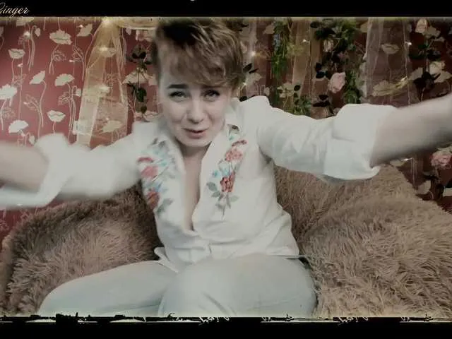 Live sex webcam photo for CelineGinger #241218031