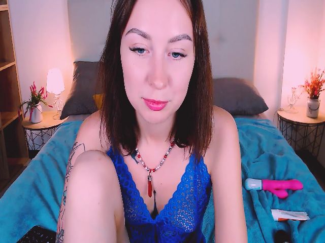 Live sex webcam photo for KristyBella69 #253700644