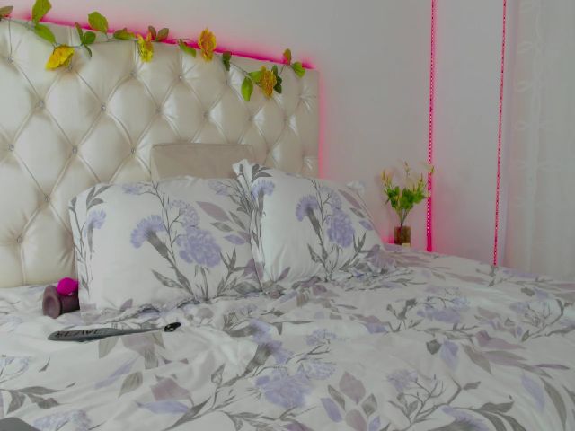 Live sex webcam photo for RubiJasper #252917351