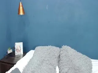 Live sex webcam photo for Estefany_24 #251934369