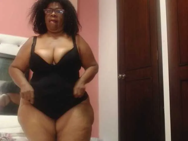 Live sex webcam photo for Yayisblack #243186149