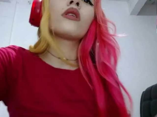 Live sex webcam photo for gizzell2 #243565122