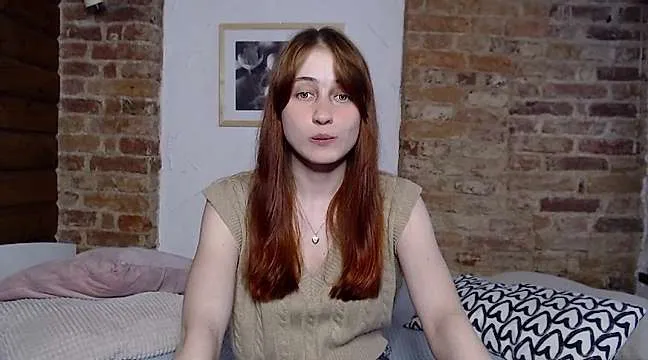 Live sex webcam photo for HolyLoly #242846012