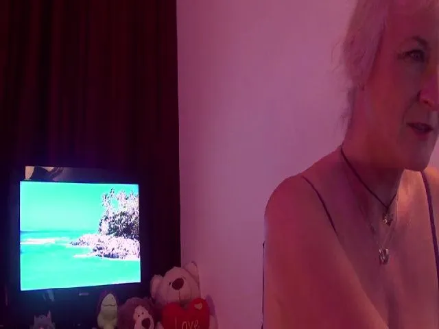 Live sex webcam photo for MoniCutex #254026129