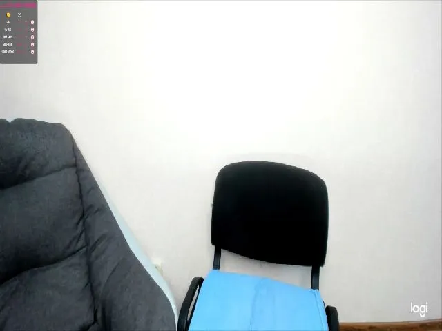 Live sex webcam photo for SarahSmiths #257337533