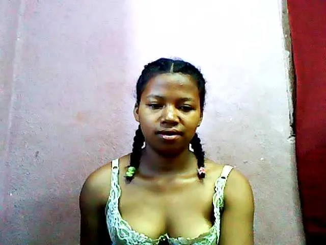 Live sex webcam photo for Metissia #240886665