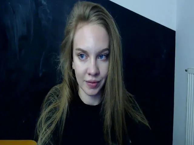Live sex webcam photo for HappySecret_ #256361761