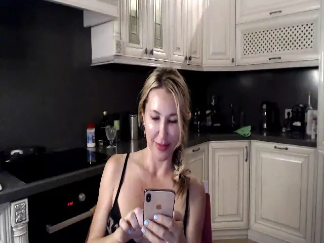 Live sex webcam photo for superstar1901 #261649890